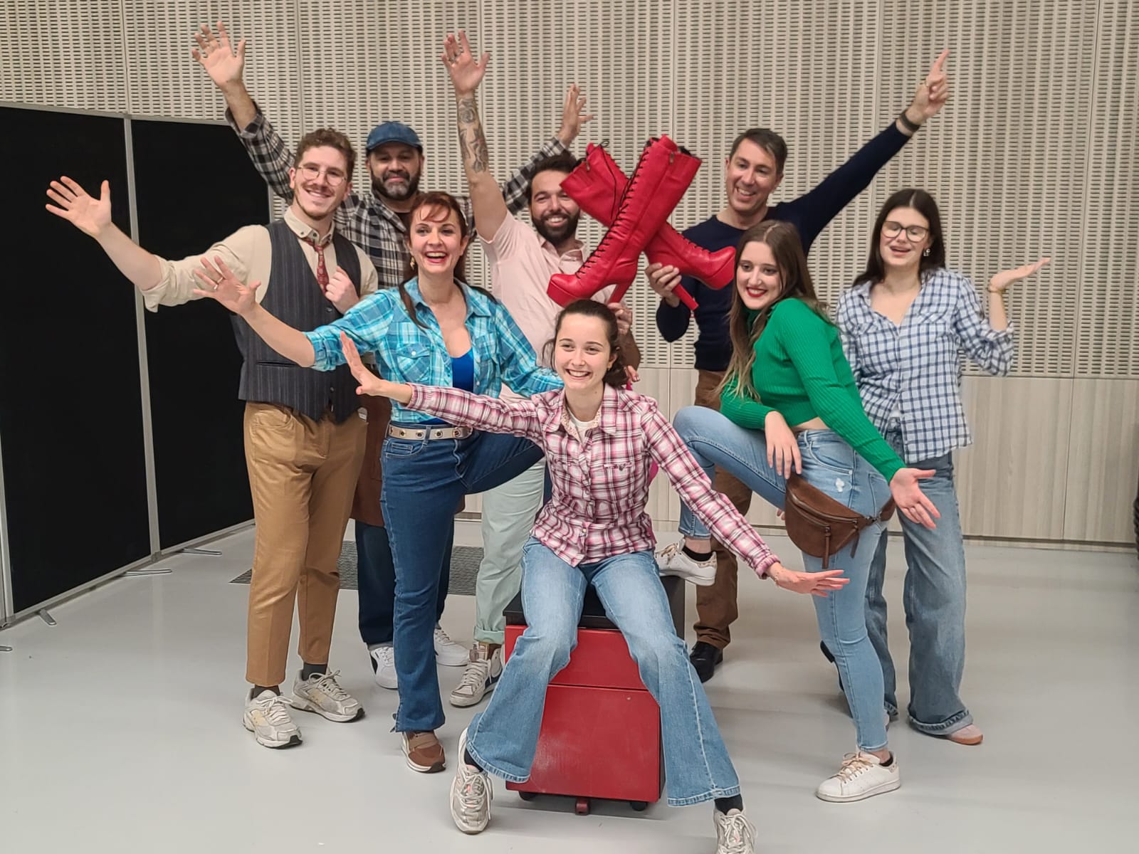 Participation de Elégance à la grande finale de Thau en scène.